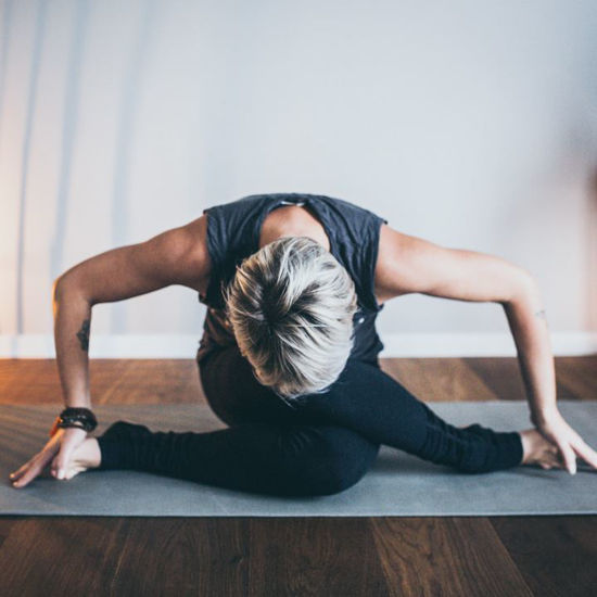 Bild på Healing Yoga - Skene - Lör 8:30 -10 - start v 4