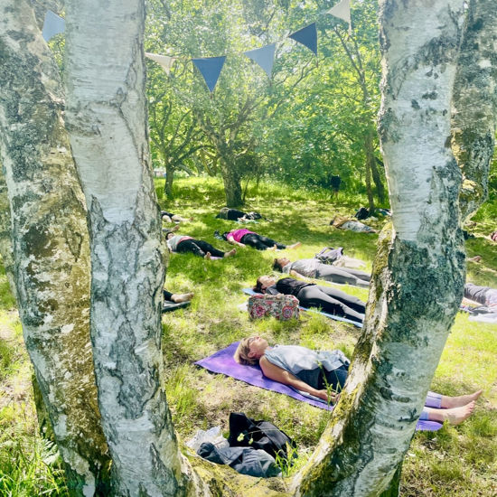 Bild på Drop-in 1 tillfälle SOMMARYOGA 2025
